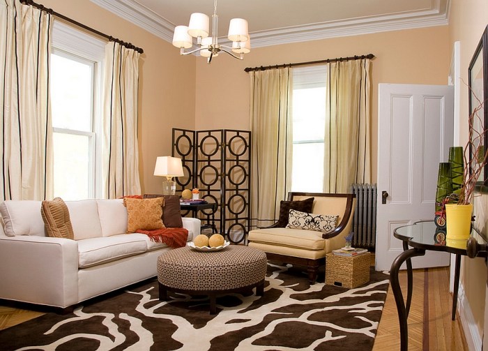 How to decorate an off-center room