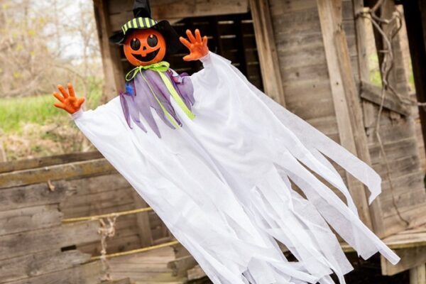 How to make a scarecrow decoration